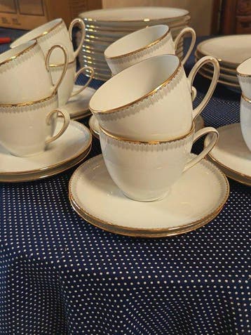 Hutschenreuther - Service de table pour le dîner (38) -