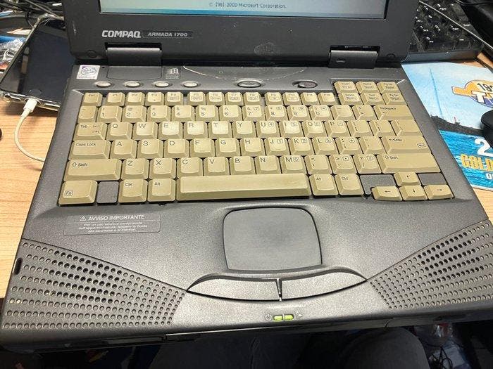 Compaq Armada 1700 vintage pentium II ,windows ME!! ,voeding, Games en Spelcomputers, Spelcomputers | Overige Accessoires