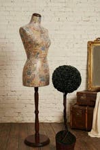Mannequin - TUTTO PER LARTE: News From The World, 90/00,, Antiquités & Art