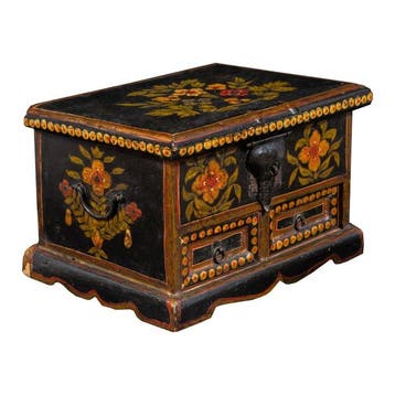 Carved, lacquered, and painted wooden casket. Northern