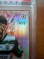 2022 Topps Pedro Goncalves /10 Gesigneerde kaart, Serialized, Verzamelen, Nieuw