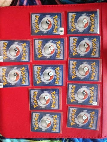 Pokémon - 81 Bulk kaarten - Houndour, Eevee, Pikachu,