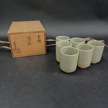 Zeven-delig theeservies (Zes yunomi-theekopjes en