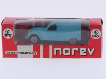 Schaal 1:43 Norev NEW OLD STOCK No. 26 Citroen 2CV Commer..., Hobby & Loisirs créatifs, Ophalen of Verzenden