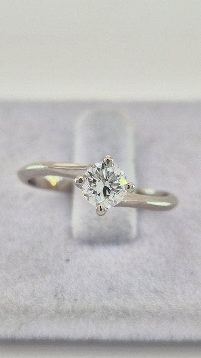 Ring - 14 karaat Witgoud - 0.50ct. tw. Diamant (Natuurlijk), Handtassen en Accessoires, Ringen