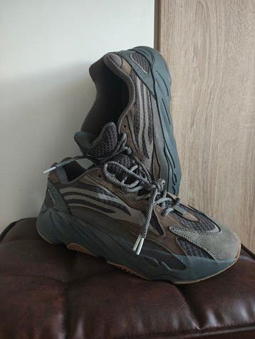 Adidas - Yeezy Boost 700 - Sneakers - Maat: EU 46