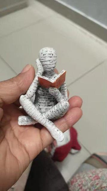 Beeld, 1Pc, Reading Paper Pulp Woman Thinker Statue, Antiek en Kunst