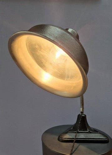 Bureaulamp - Gietijzer - Zware industriele lamp, Antiek en Kunst