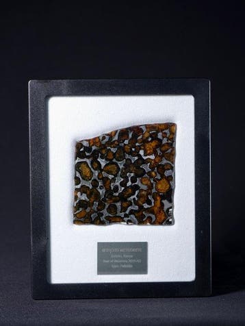 Sericho meteoriet Pallasiet - Hoogte: 6.4 cm - Breedte: 6.5