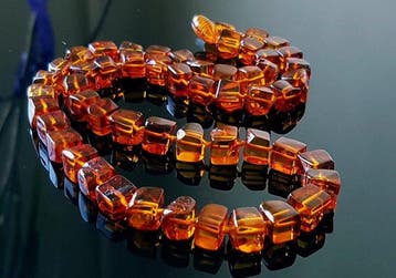 Amber Unieke Baltische barnsteenketting - kubusvormige