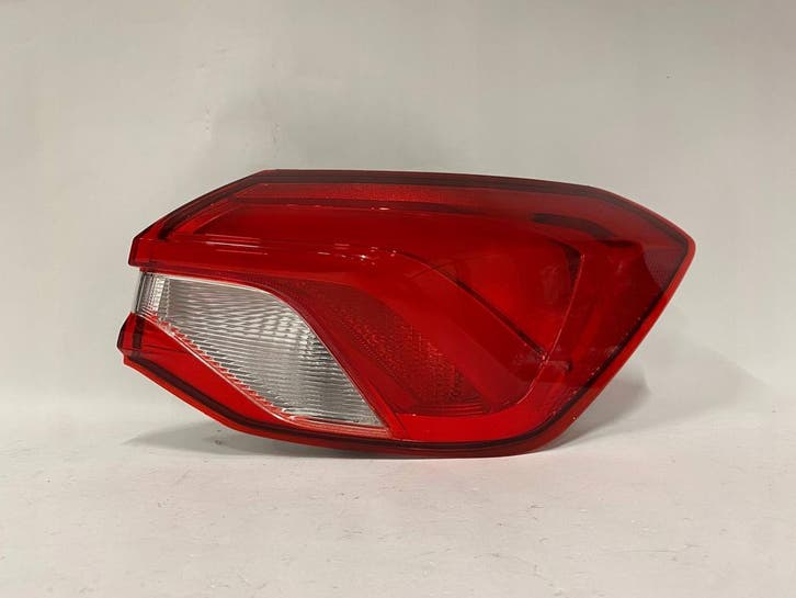 Ford Focus MK4 hatchback 2018-2022 rechter achterlicht LED, Auto-onderdelen, Verlichting, Gebruikt, Verzenden