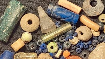 Oudegyptisch naar Latijn Glas meer dan 100 oude kralen, Antiek en Kunst