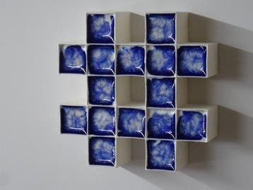 Hans Meeuwsen - Relief, 2026 - 23 2 van 4 Blauw gewolkte