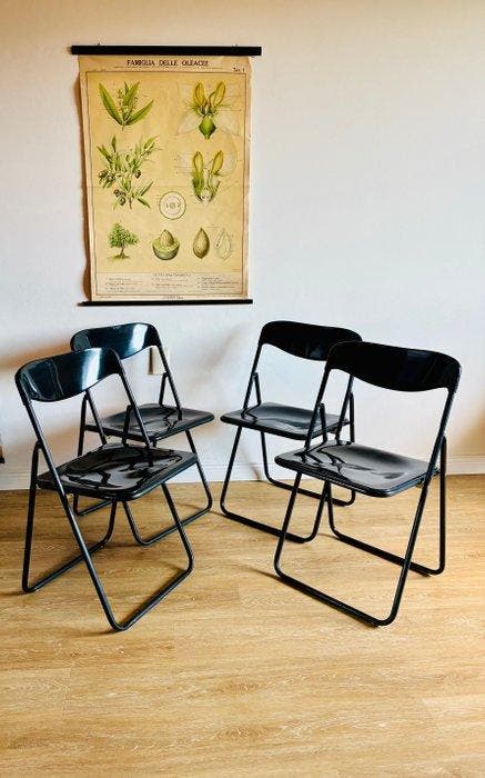 Lerolin Thiene - Klapstoel (4) - Perspex - Plastica laccata, Antiek en Kunst, Kunst | Designobjecten