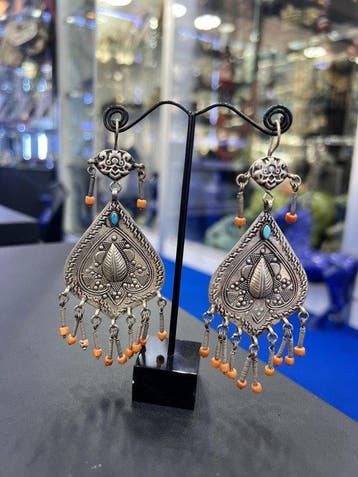 Une paire de boucles doreilles - Argent - Ouzbékistan -