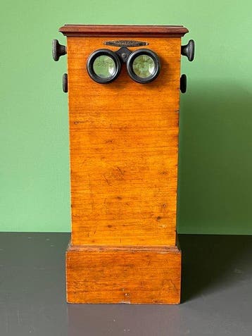 A. Mattey, Paris — Unis-France 76/3 sterescopic tableviewer, Verzamelen
