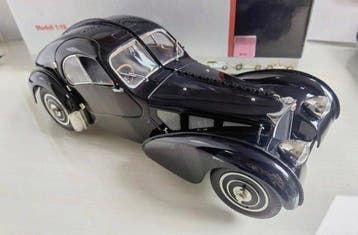 CMC 1:18 - Modelauto - Bugatti Type 57 SC Atlantic Coupé -, Nieuw