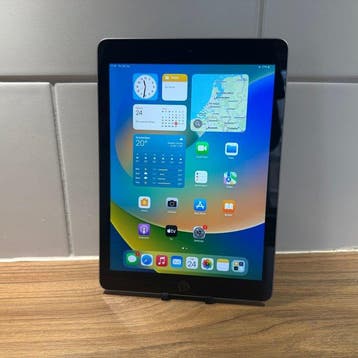 Apple iPad (5th Generation) 128GB Wifi - Mobiele telefoon, Nieuw