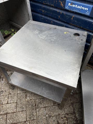 RVS WERKTAFEL MET KABELGAT 70 x 70 x 61cm (B x D x H) Wordt, Ophalen of Verzenden