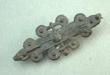 Medieval pewter cloak clasp - 71 mm