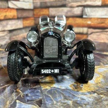 Bburago 1:18 - Voiture miniature - Bburago 1:18 Alfa Romeo, Nieuw