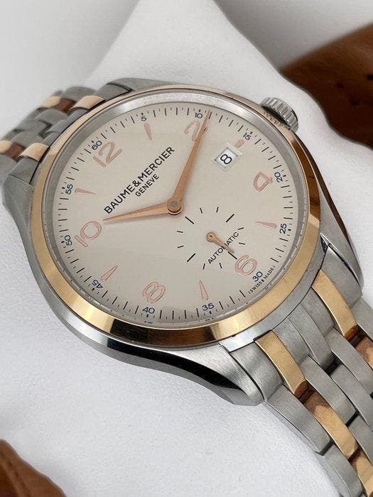 Baume & Mercier - Clifton Date Automatic 18k - M0A10140 -, Handtassen en Accessoires, Horloges | Heren