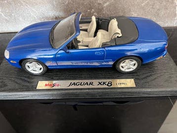 Maisto 1:18 - Voiture miniature - Jaguar XK8 (1996), Hobby & Loisirs créatifs
