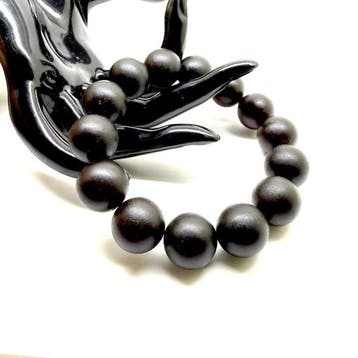 Armband met Baltisch amber kralen in zwart kersenkleur, 16