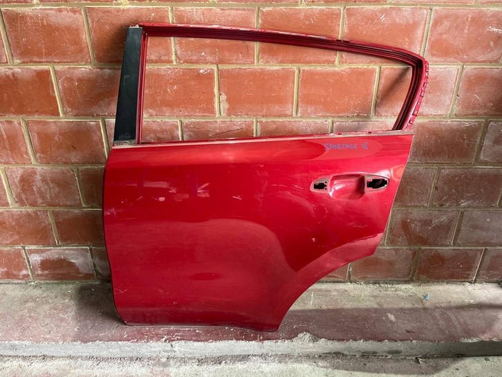 Porte arr. gauche KIA Sportage IV 2016 - 2021 Rouge, Autos : Pièces & Accessoires, Carrosserie & Tôlerie, Kia, Utilisé, Arrière