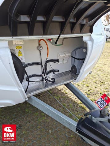 LMC Sassino 470 K - 2023, Dwarsbed, Treinzit, Voortentlamp, 1000 - 1250 kg