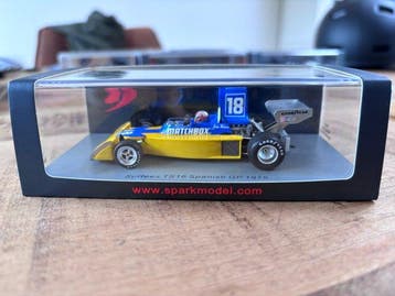 Spark 1:43 - Voiture de sport miniature - Surtees TS16