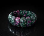 Bracelet en Rubis Zoïsite naturel. Larges cabochons XXL.