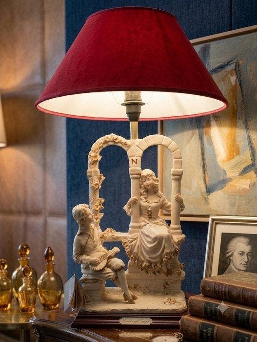 Capodimonte - Giorgio Armani - Tafellamp - Biscuit porselein, Antiquités & Art, Curiosités & Brocante