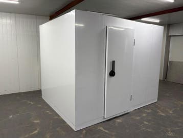 Vriescel 270 x 210 x 220 cm stekker klaar Licht beschadigd, Articles professionnels
