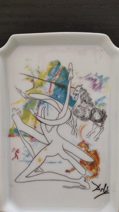 Salvador Dalí (after) - Schotel - Keramiek - Lunicorne, Antiquités & Art, Antiquités | Verre & Cristal