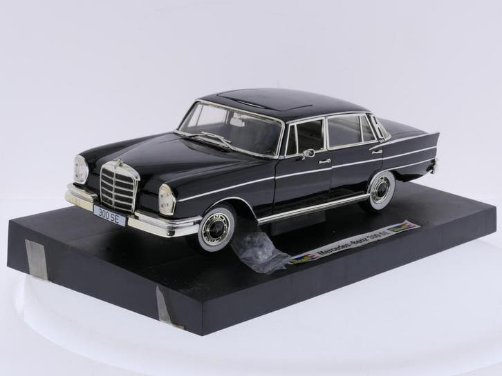 Schaal 1:18 Revell 08910 Mercedes-Benz 300 SE (W112/3) #9234, Hobby & Loisirs créatifs, Voitures miniatures | 1:18, Enlèvement ou Envoi