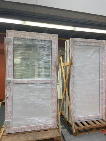 PVC deuren 98x200 320 Euro prijs incl btw , slot en deurkruk, Doe-het-zelf en Bouw, 75 tot 150 cm, Kunststof, Deurkozijn, Nieuw