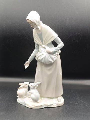 Nao by Lladró - Vicente Martínez - Figuur - Playful
