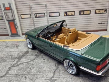 MCG - Model Car Group 1:18 - Modelauto - BMW E30 325i