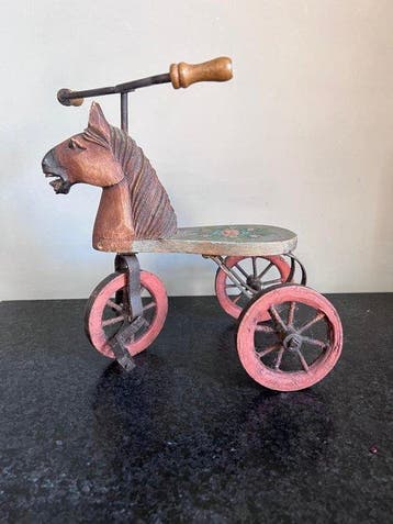 Decoratief ornament - Paardentrike