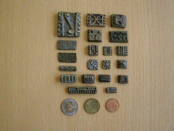 TWINTIG GEOMETRISCHE GOUDGEWICHTEN 343 gram - Abrammuo -