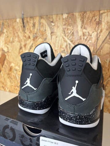 Nike - Air Jordan 4 - Sneakers - Taille : EU 36.5 - Neuf