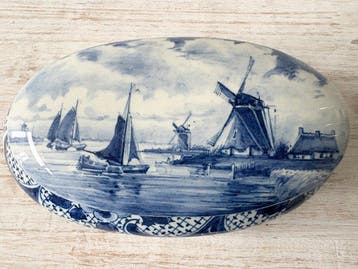 N.V. Plateelbakkerij Ram - Kist - Keramiek