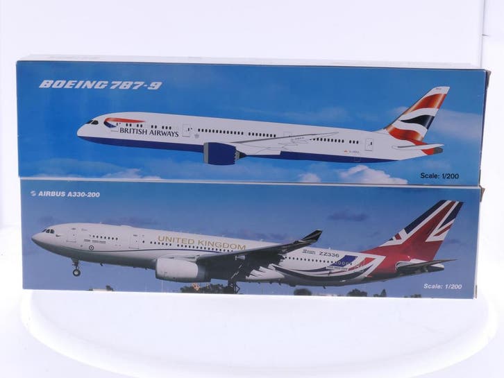 Schaal 1:200 PPC Holland 221171 en 222130 set van 2 Engel..., Hobby en Vrije tijd, Modelbouw | Vliegtuigen en Helikopters, Nieuw