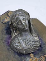 Wijwatervat - 1850-1900 - Mater Dolorosa - 30 cm