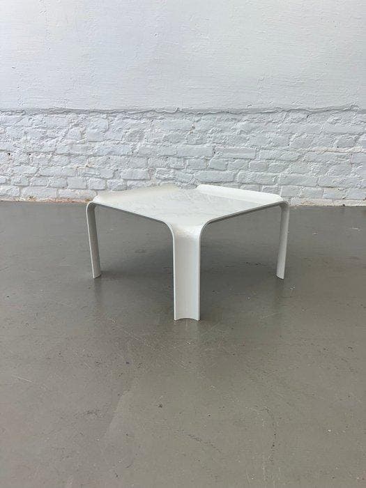 Artifort - Pierre Paulin - Salontafel - 877 - Plastic, Antiek en Kunst, Antiek | Meubels | Stoelen en Sofa's