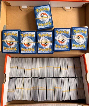 Pokémon - 2600 Bulk kaarten - Scarlet & Violet, Nieuw