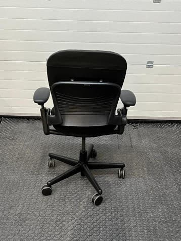 Steelcase Leap V1 - Bureaustoel - Voorzien Van Nieuwe stof, Huis en Inrichting, Bureaustoelen, Verzenden, Zwart, Zo goed als nieuw