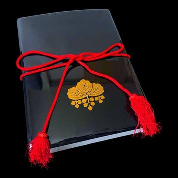 Large Japanese Aizu Lacquer () Menj-bako Certificate Box