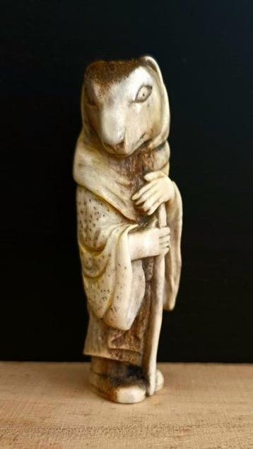 Netsuke Kitsune - hertengewei - Japan - Shwa periode